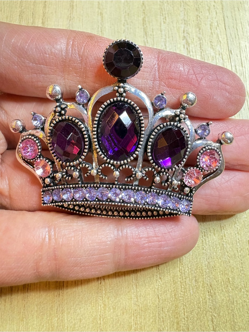 Purple Rhinestone Crown Brooch - Picture 3 of 6